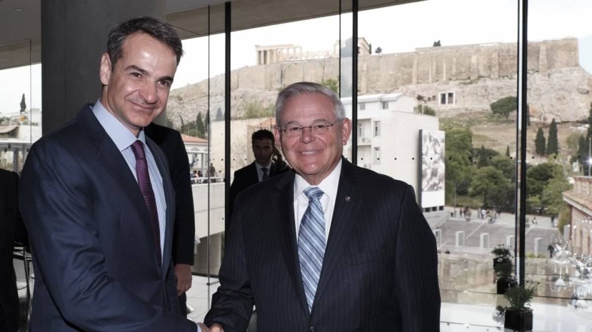 Μητσοτάκης σε Μενέντεζ: Προσβλέπουμε σε εμβάθυνση της στρατηγικής σχέσης Ελλάδας-ΗΠΑ