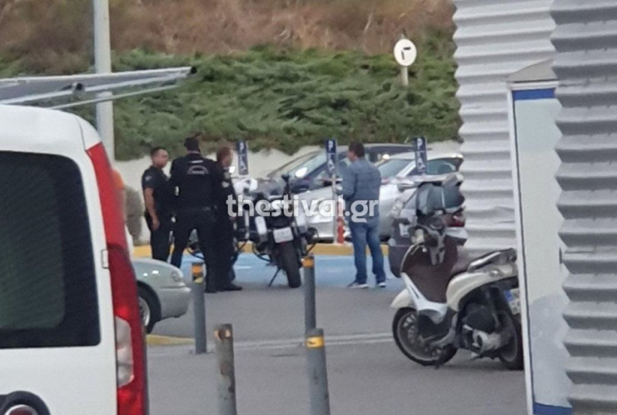 Θεσσαλονίκη: Πυροβολισμοί σε πάρκινγκ σούπερ μάρκετ- Βρέθηκαν τρεις κάλυκες