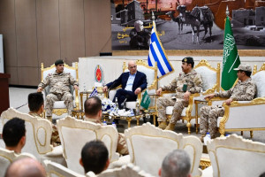 Δένδιας: Η Ελλάδα υπερήφανη για την ΕΛΔΥΣΑ στη Σαουδική Αραβία