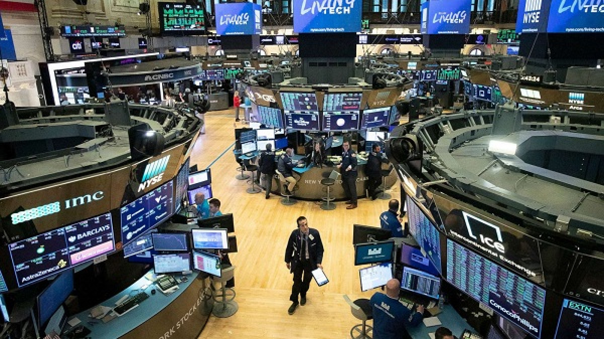 Κέρδη στη Wall Street, παρά τον «τσιμπημένο» πληθωρισμό