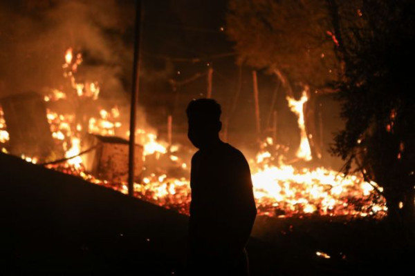 Αναβλήθηκε για μεθαύριο η δίκη για τον εμπρησμό της Μόριας