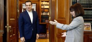 Παρακολουθήσεις: Ο on camera διάλογος του Τσίπρα με τη Σακελλαροπούλου