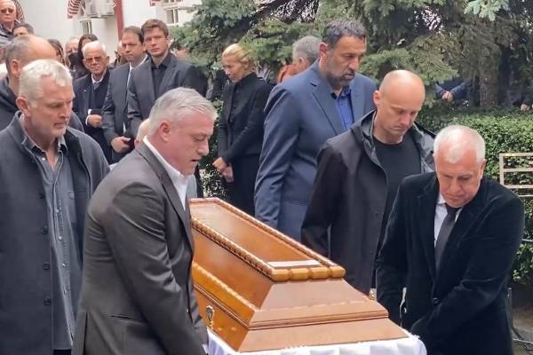 Η Γιουγκοσλαβία... επανενώθηκε στην κηδεία του Ντούσαν Ίβκοβιτς (video)