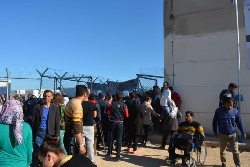 ΝΔ: Ο Μουζάλας προκαλεί τους πολίτες των νησιών του Αιγαίου