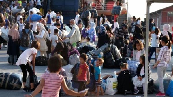 Έφτασε στη Θεσσαλονίκη και το δεύτερο πλοίο από τη Λέσβο