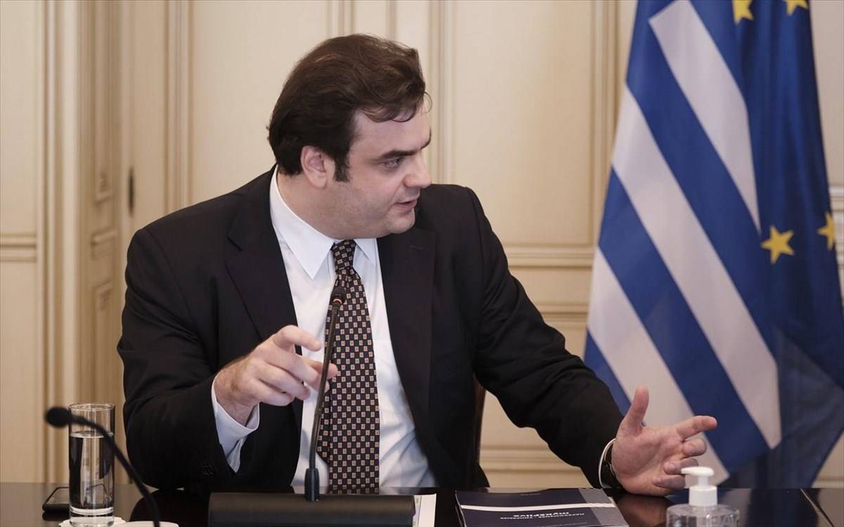 Ο Πιερρακάκης αναλύει τη διαδικασία εμβολιασμών- Ερωτηματικό για το αποδεικτικό