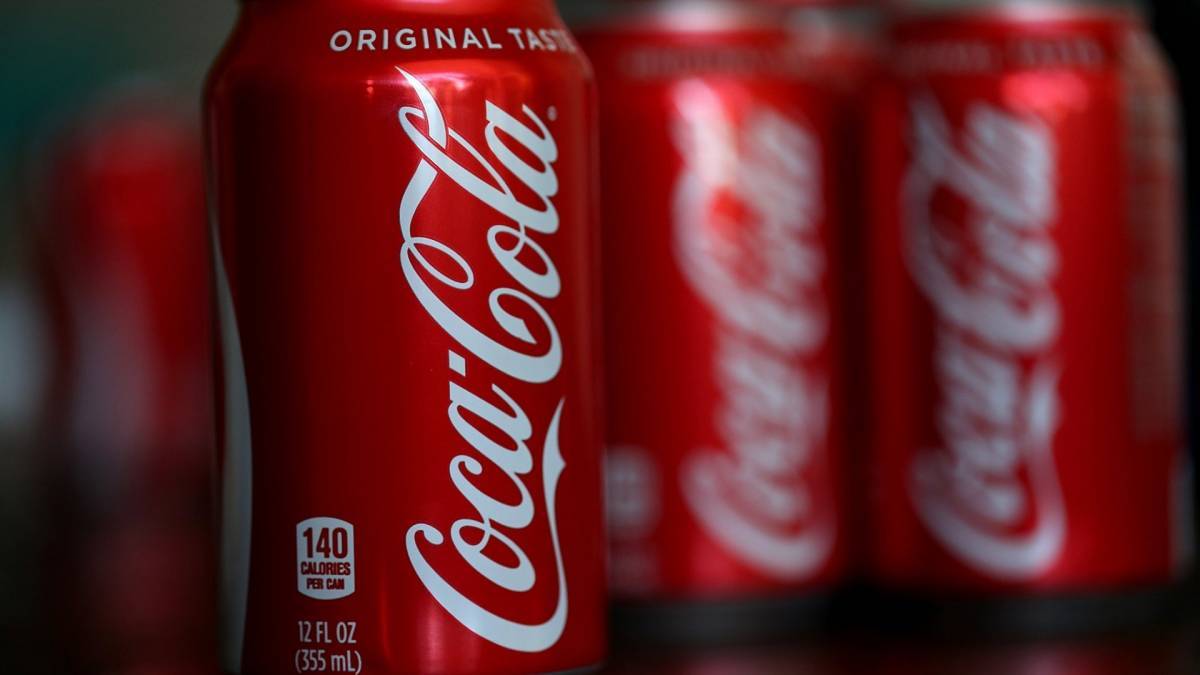 Coca-Cola: Στρέφεται σε bulkers για τη μεταφορά των εμπορευματοκιβωτίων της