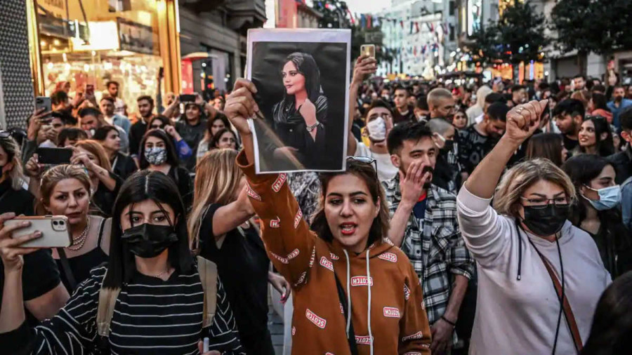 Ιράν: Ο στρατός απειλεί να καταπνίξει την επανάσταση-Κλιμακώνονται οι διαδηλώσεις