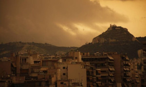 Σε κλοιό αφρικανικής σκόνης η Ελλάδα- Πού θα δούμε 30άρια