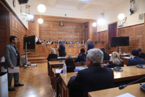 ΟΠΕΚΕΠΕ: Η κατάθεση του Βάρρα, τα κενά μνήμης και η ανταλλαγή πυρών κυβέρνησης αντιπολίτευσης