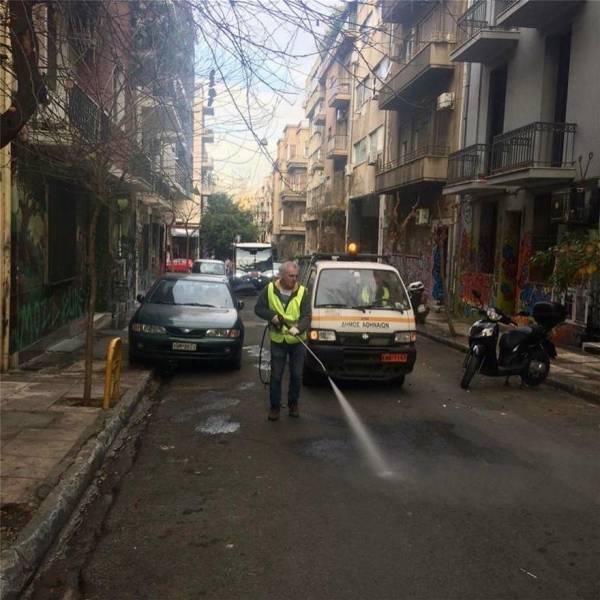 Δήμος Αθηναίων: Δράσεις καθαριότητας σε Εξάρχεια και Κολωνάκι