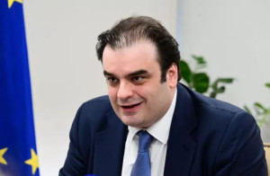 Πιερρακάκης: Μειώνουμε τα «κόκκινα» δάνεια και ενδυναμώνουμε το τραπεζικό σύστημα