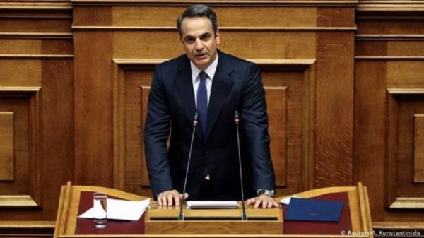 Μητσοτάκης: Ελάφρυνση εισφορών, ρύθμιση δόσεων, έκπτωση φόρων