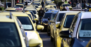 Ταξί: Νέα 24ωρη απεργία από τη Δευτέρα (23/3) ενόψει της ψήφισης του νομοσχεδίου του Υπουργείου Μεταφορών
