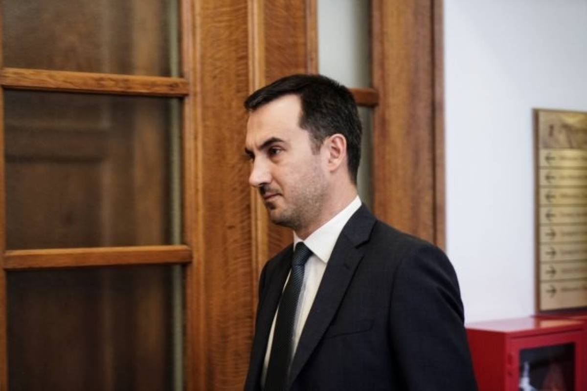 Τυχοδιωκτισμό στην εξωτερική πολιτική καταγγέλλει ο Χαρίτσης
