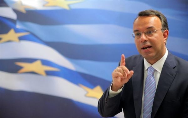 Σταϊκούρας: "Επιπρόσθετος πονοκέφαλος η απόφαση- Μόνιμα ισοδύναμα αν ισχύσει η επιστροφή στα ειδικά μισθολόγια"