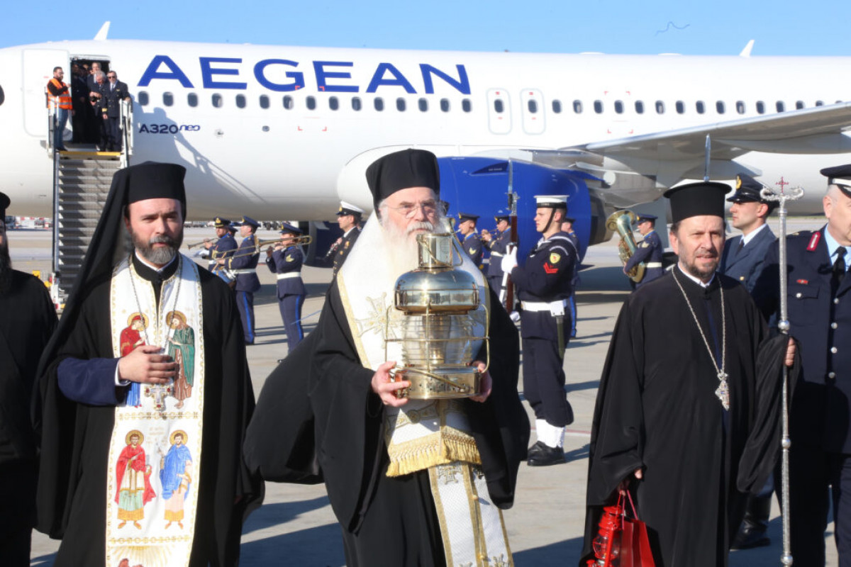 Aegean: Μεταφορά του Αγίου Φωτός από τα Ιεροσόλυμα στην Ελλάδα