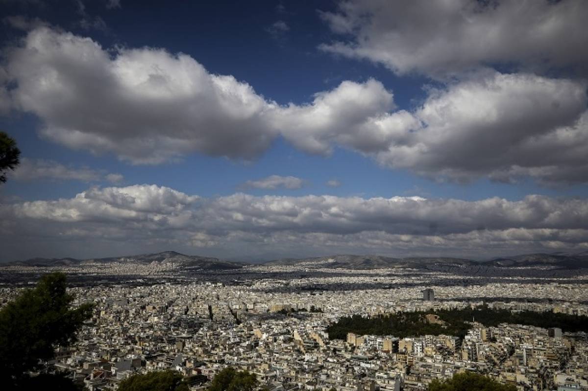 Βροχές, καταιγίδες και αφρικανική σκόνη επιφυλάσσει ο καιρός