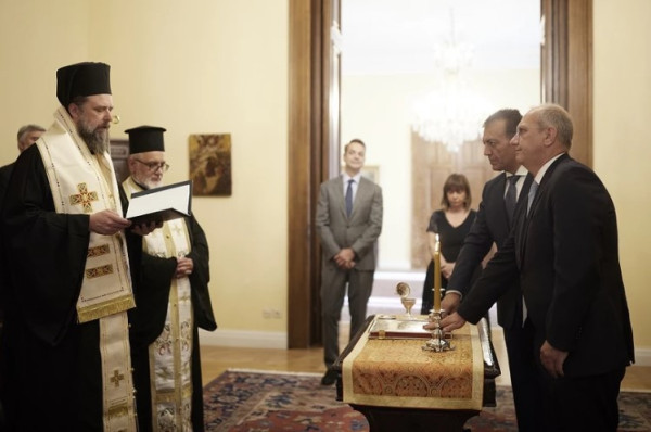 Ολοκληρώθηκε η ορκομωσία Οικονόμου και Βρούτση στο Προεδρικό Μέγαρο