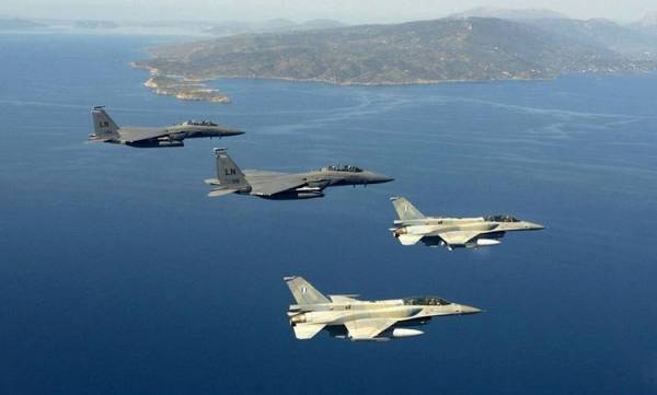 Υπερπτήσεις τουρκικών μαχητικών σε Οινούσσες και Παναγιά