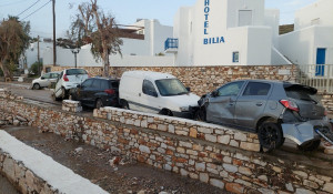 Κακοκαιρία-Πάρος: Μεγάλες υλικές ζημιές-Σε εγρήγορση οι αρχές-Ανησυχεί ο τουριστικός κλάδος