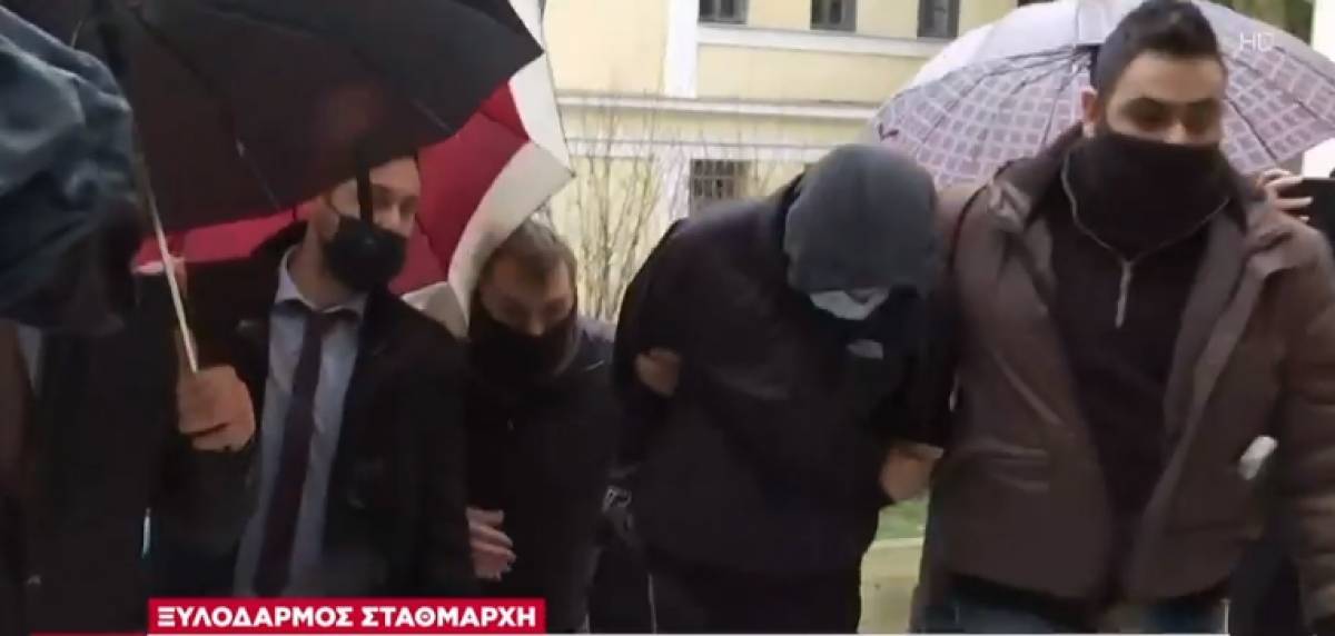 Επίθεση στον σταθμάρχη: Προθεσμία να απολογηθούν έλαβαν τα 2 αδέλφια