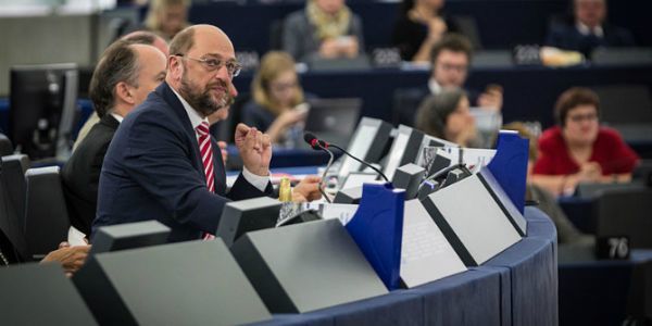 Άδειασμα από Σουλτς: Καμία πρωτοβουλία του Ευρωκοινοβουλίου για το χρέος