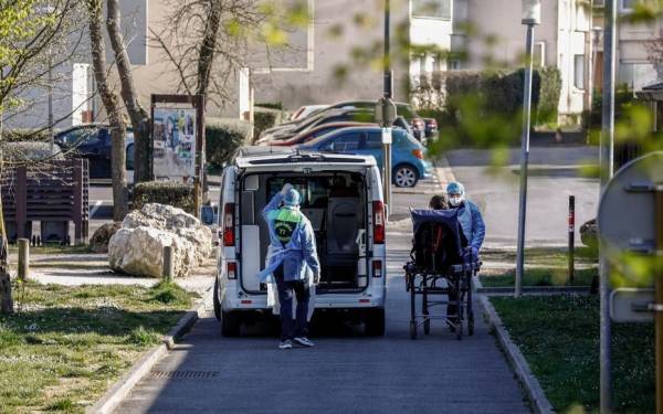 Γαλλία: 561 νεκροί σε 24 ώρες - 14.393 συνολικά