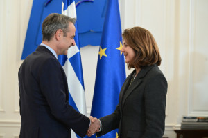 Συνάντηση Μητσοτάκη με την Προσωπική Απεσταλμένη του Γενικού Γραμματέα του ΟΗΕ για το Κυπριακό