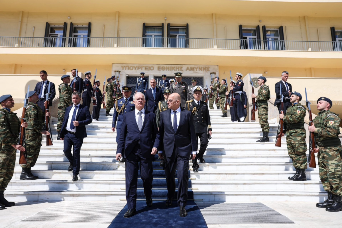 Τασούλας-Συνάντηση στο υπουργείο Άμυνας με Δένδια: Είμαστε ετοιμοπόλεμοι τόνισε