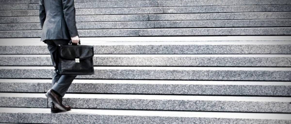 Ενισχύσεις έως 2000 ευρώ σε δικηγόρους-Οι ημερομηνίες για τις αιτήσεις