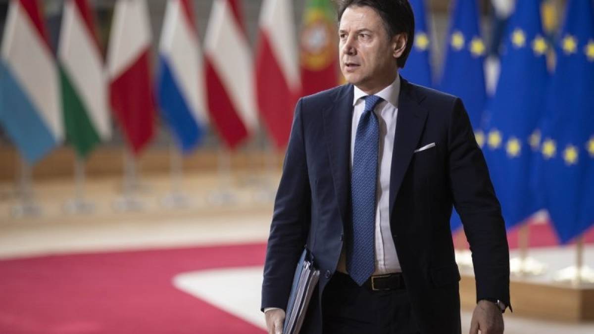 Δραματικό διάγγελμα Κόντε: Ανοιχτά μόνο σούπερ μάρκετ, φαρμακεία, τράπεζες