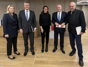Η ψηφιακή κάρτα εργασίας στο επίκεντρο της συνάντησης Μιχαηλίδου- ΣΕΒ