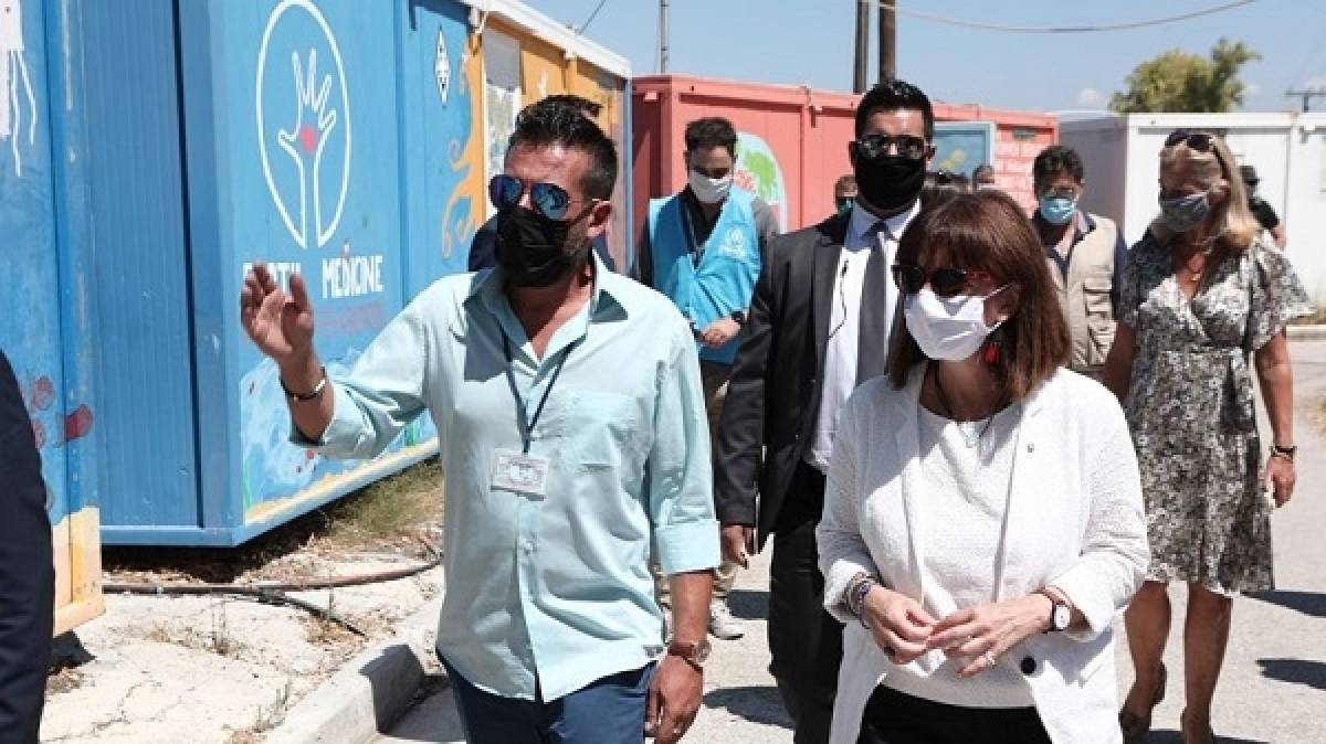 Επίσκεψη Σακελλαροπούλου στη νέα δομή υγείας του ΚΥΤ Μόριας