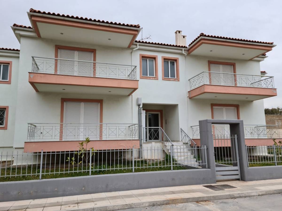 Παράδοση των 40 πρώτων εργατικών κατοικιών του ΟΑΕΔ στην Ελευσίνα