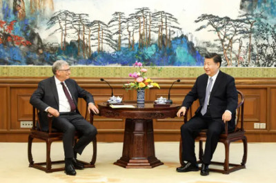 Σε καλό κλίμα η συνάντηση Σι-Γκέιτς: Πρόθεση για συνεργασία Κίνας-ΗΠΑ