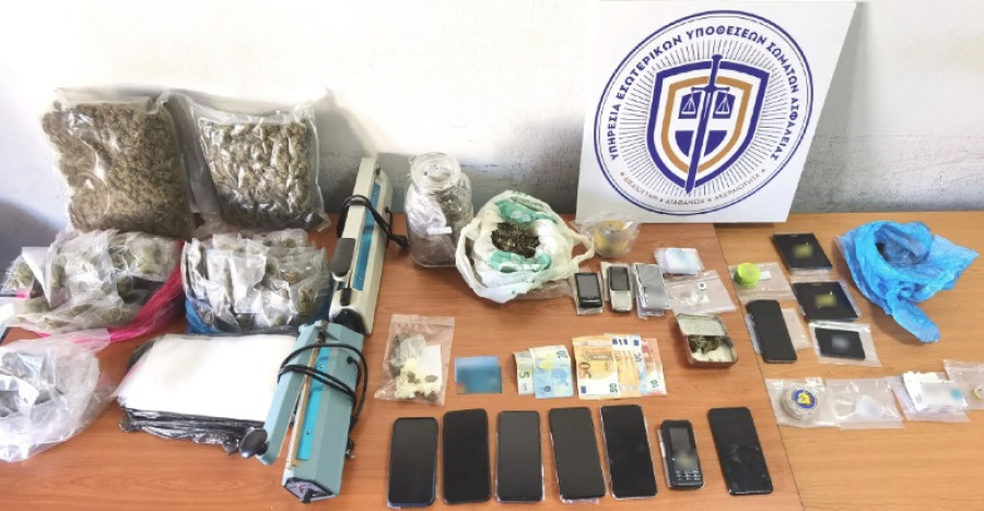 Αστυφύλακας διακινούσε ναρκωτικά με υπηρεσιακό όχημα- Το μήνυμα Θεοδωρικάκου