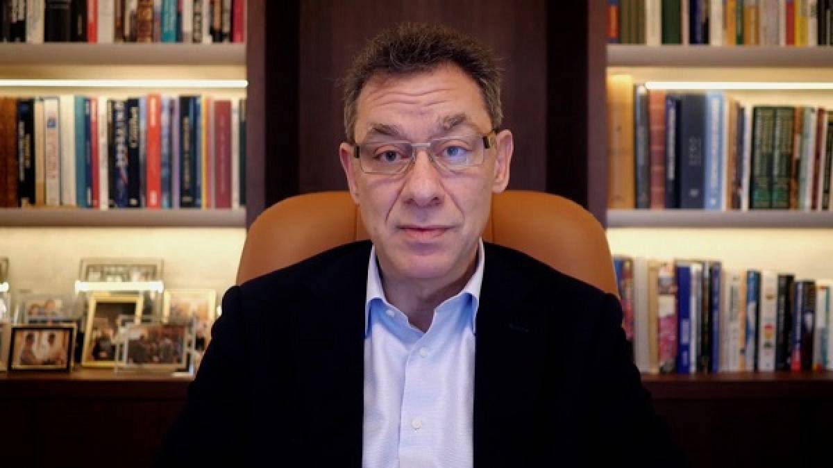 Μπουρλά: 500 εκατ. χάπια για τον κορονοϊό μέσα στο 2022