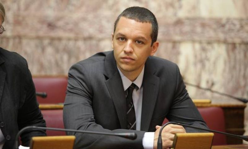 Αποβολή Κασιδιάρη από κοινοβουλευτικές συνεδριάσεις και περικοπή μισθού