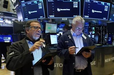 Ασταμάτητη η Wall Street-Νέα ρεκόρ για Dow Jones, S&amp;P 500