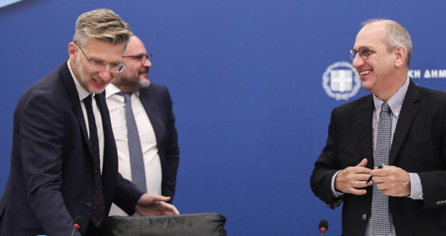 Ο Άκης Σκέρτσος νέος κυβερνητικός εκπρόσωπος-Ο «αποχαιρετιστήριος» λόγος του Οικονόμου