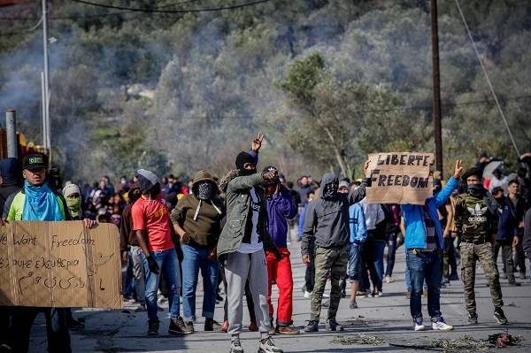 Νέες εντάσεις και επεισόδια με μετανάστες στο ΚΥΤ της Μόριας