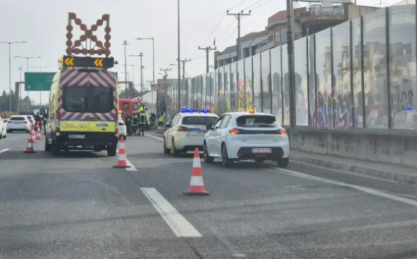 Ανατροπή νταλίκας στην Εθνική Οδό Αθηνών-Λαμίας- Δεν υπήρξαν σοβαροί τραυματισμοί