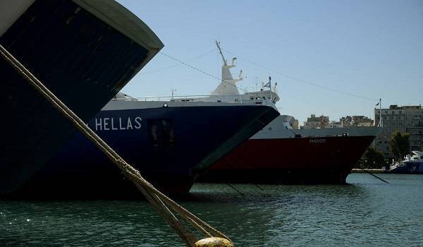 «Φουρτούνες» από την κριτική και τις οφειλές από τον ΣΕΕΝ