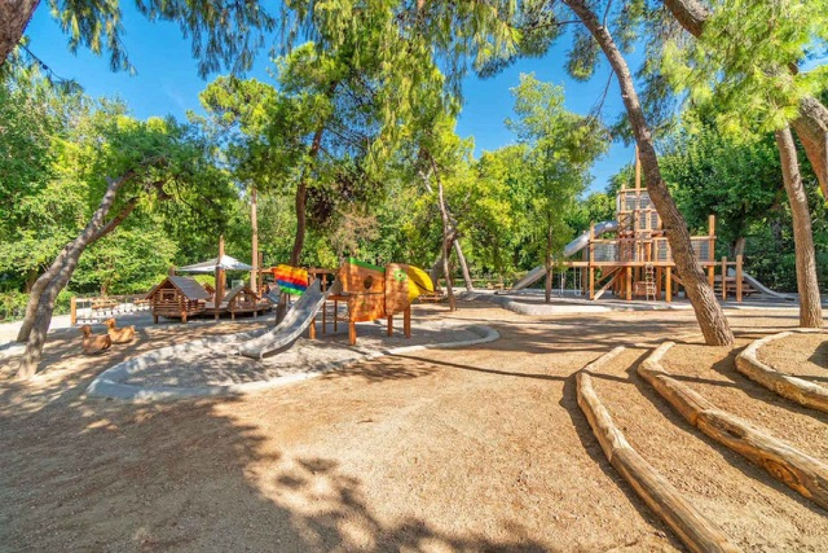 Μια ονειρική παιδική χαρά καλωσορίζει τα παιδιά στον αναμορφωμένο Εθνικό Κήπο
