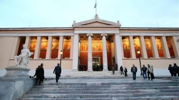 Φοιτητές εγκλώβισαν καθηγητές στη Σύγκλητo του Πανεπιστημίου Αθηνών
