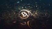 Συνεχίζουν να εξανεμίζονται τα κέρδη του Bitcoin