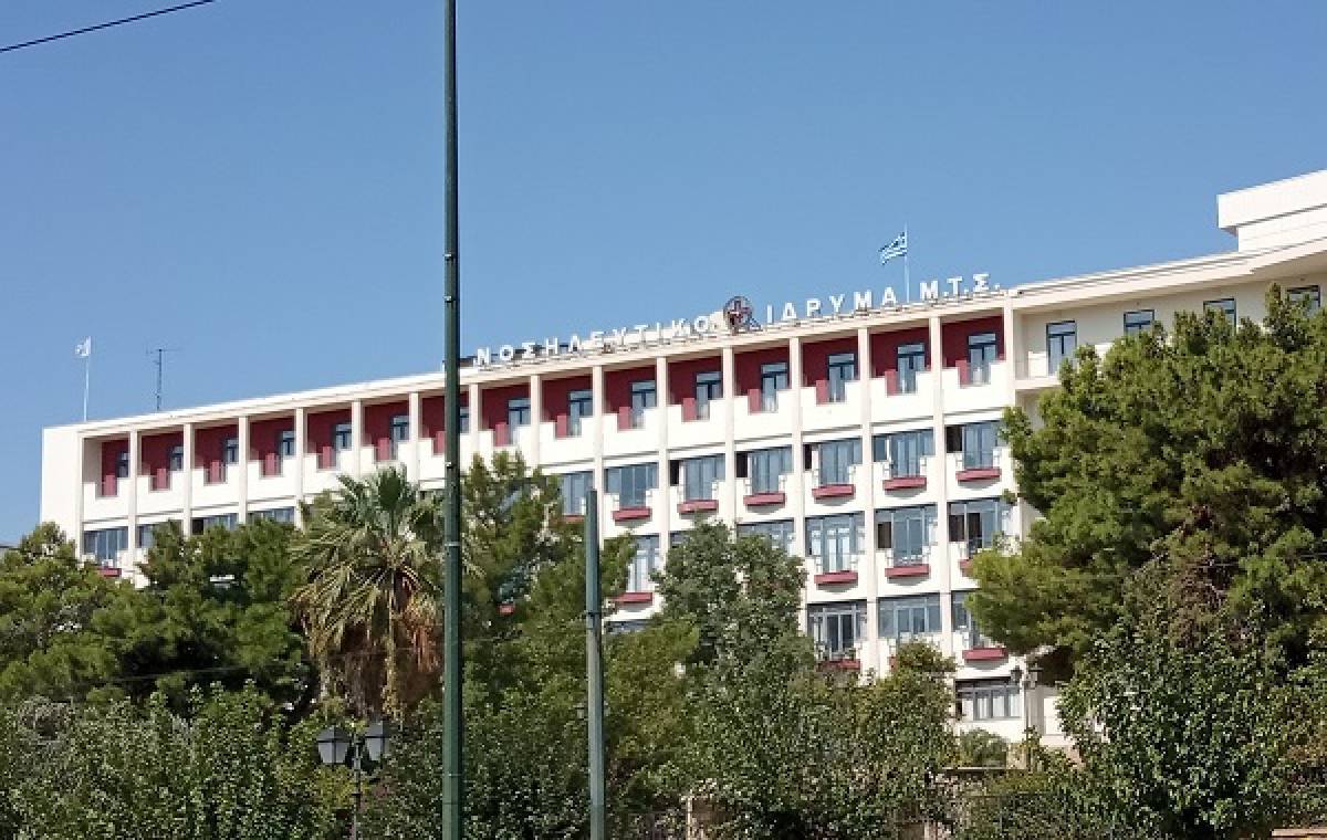 Παραιτήθηκε ο ανεμβολίαστος διοικητής του νοσοκομείου ΝΙΜΤΣ