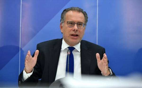 Κουμουτσάκος: «Σφαίρα που έφυγε από τη θαλάμη» η πρόσκληση ΝΑΤΟ