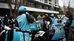 Συνεχίζονται οι απεργιακές κινητοποιήσεις στη Wolt- Τι ζητούν οι διανομείς